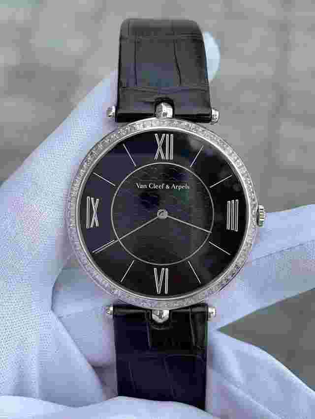 Van Cleef & Arpels Diamond Platinum Watch 42MM.VCARO4HY00