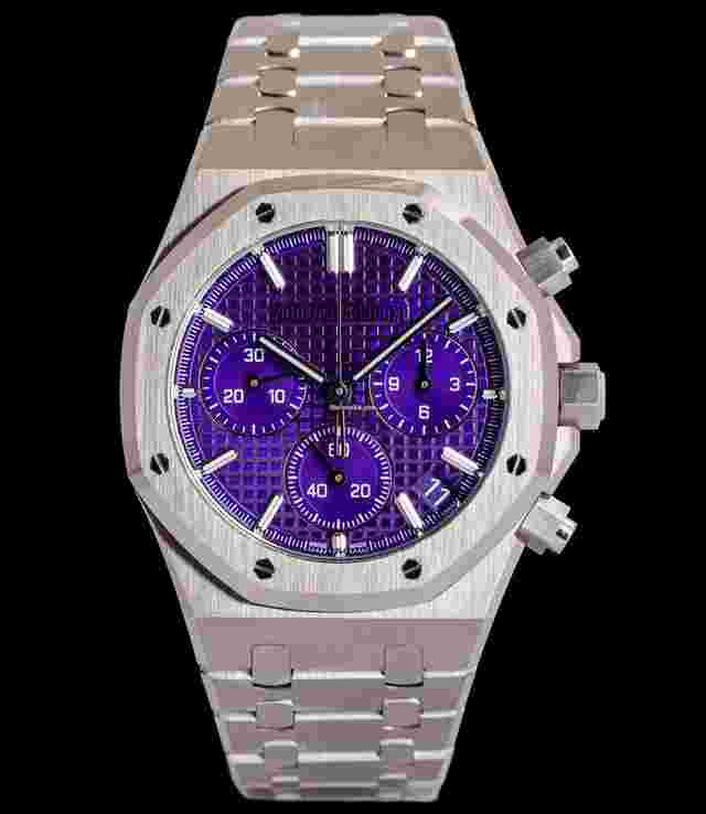 Audemars Piguet Royal Oak Chronograph
                           
                                 26240BC.OO.1320BC.01
