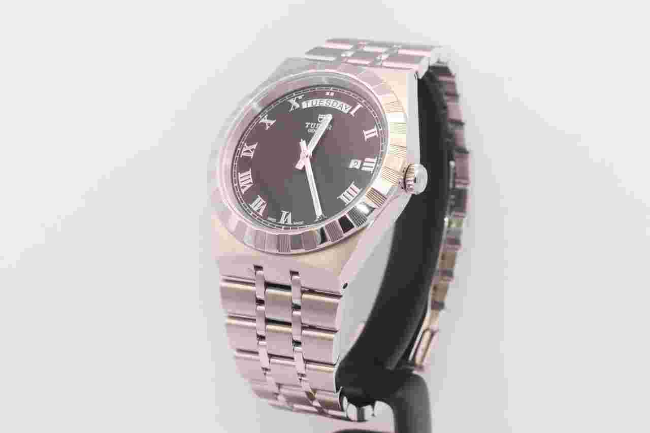 Tudor Royal
Automatic Black Dial 41 FULLSET NEW