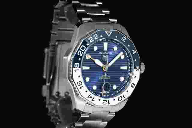 TAG Heuer Aquaracer 300M
                           
                                 Professional 300 Gmt Automatico 43 mm Acciaio WBP2010.BA0632