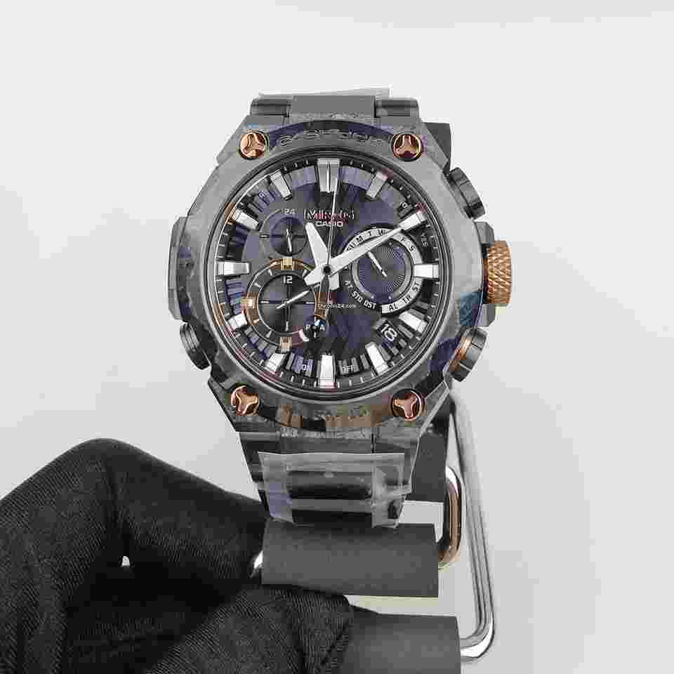 Casio G-Shock
                           
                                 Titanium solar radio bluetooth limited watch MRG-B2000JS-1AJR