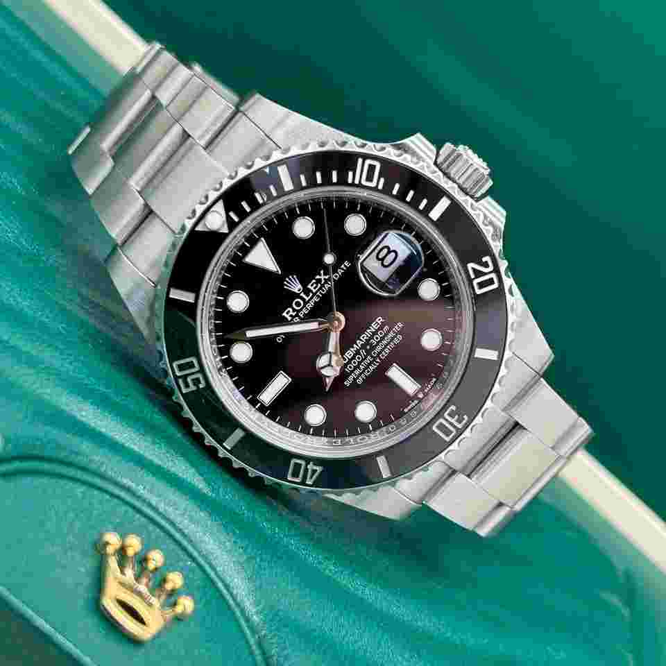 Rolex Submariner Date
41mm - Ref 126610LN - New December 2023