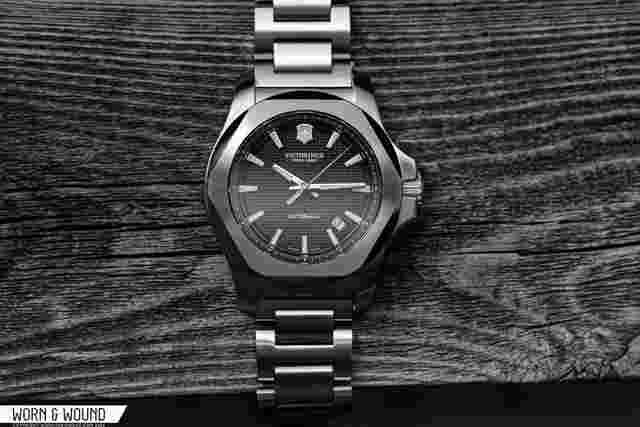 Victorinox Swiss Army I.N.O.X.
                           
                                 Mechanical