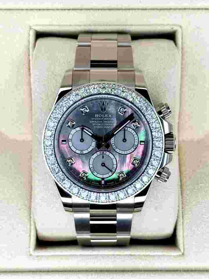 Rolex Daytona
                           
                                 NEW 2025 Cosmograph Daytona 40mm 126579RBR White Gold Mother of Pearl Diamond Dial