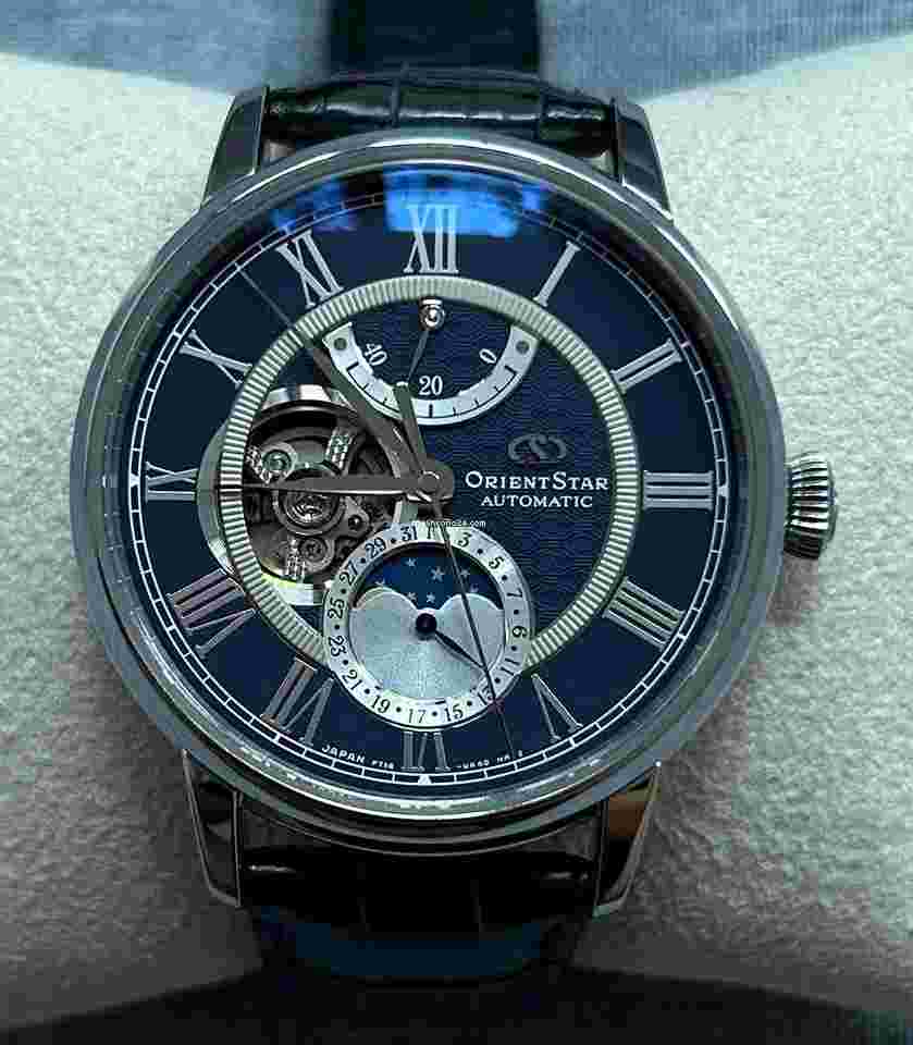Orient Star
Moon Phase Power Reserve Open heart