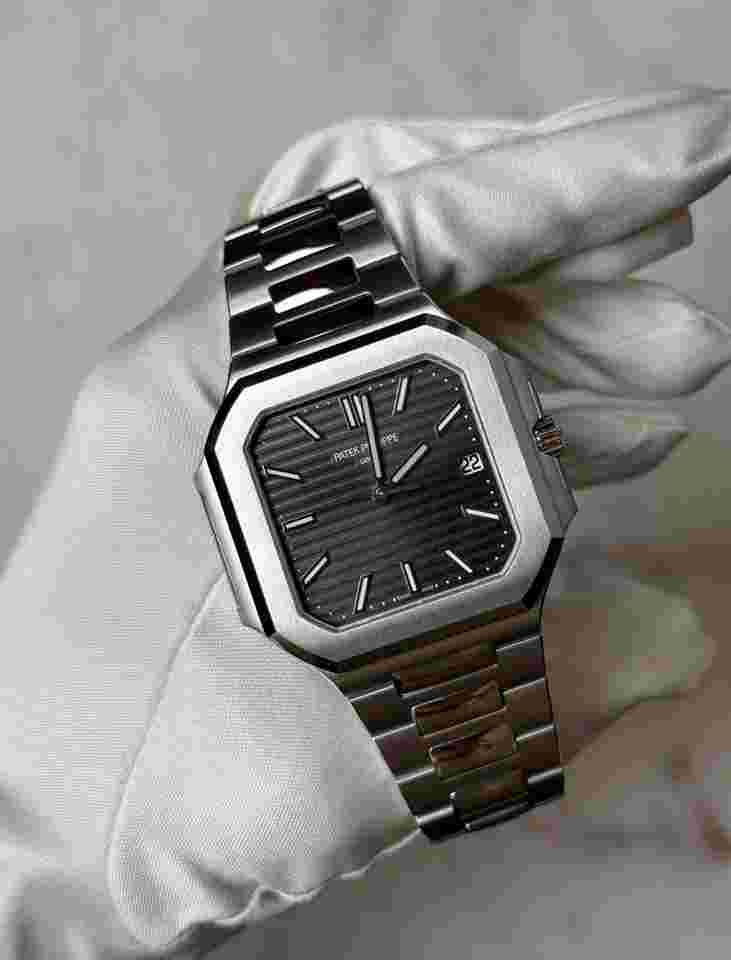 Patek Philippe Cubitus
Steel Green Dial New Model 2024 5821/1A-001