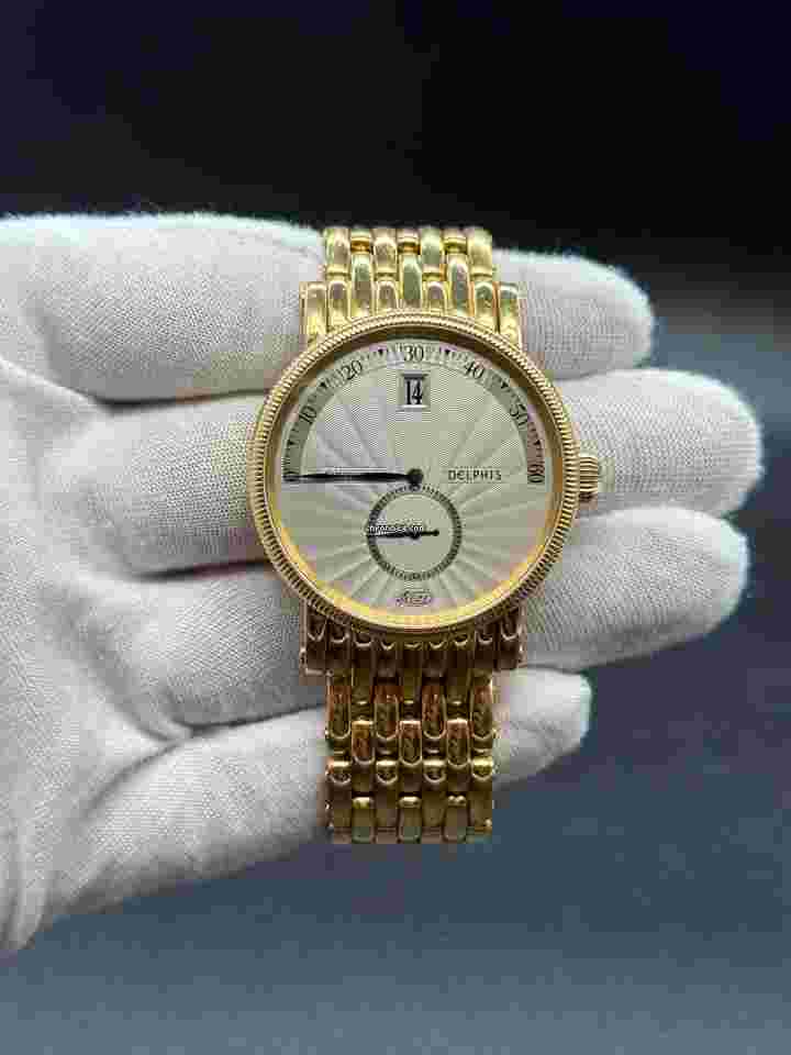 Chronoswiss Delphis
Jump Hour Retrograde 18K Solid Gold CH1421R