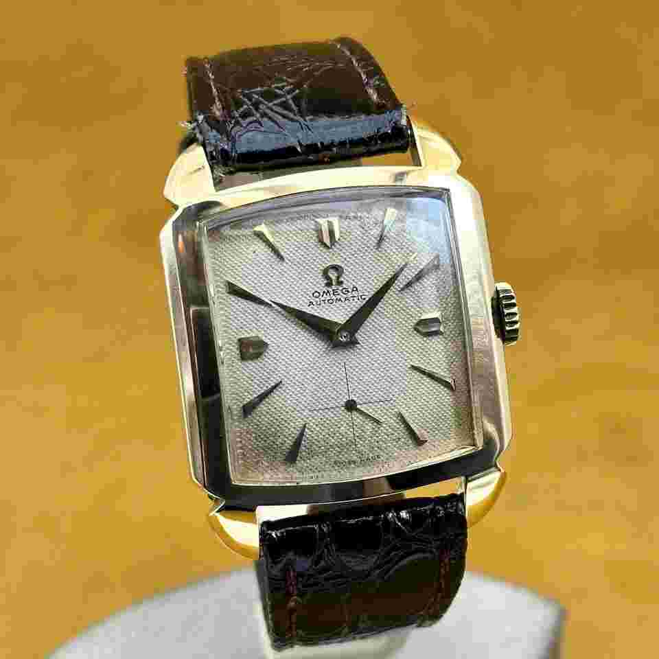 Omega Seamaster Cosmic
                           
                                 Coussin Cosmic Ref 3950 Automatic Jumbo Gold 18k Unpolish Vintage
