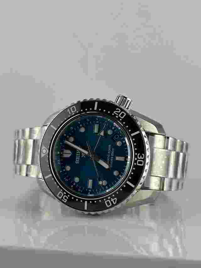 Seiko Prospex
                           
                                 Luxe PROSPEX 1968 HERITAGE DIVER'S GMT U.S. LIMITED EDITION