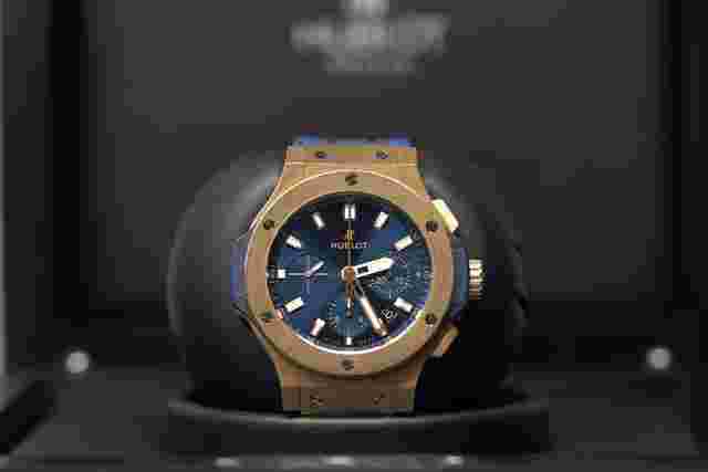 Hublot Big Bang 44 mm
                           
                                 Rose Gold 44mm Blue Rubber 301.PX.7180.LR