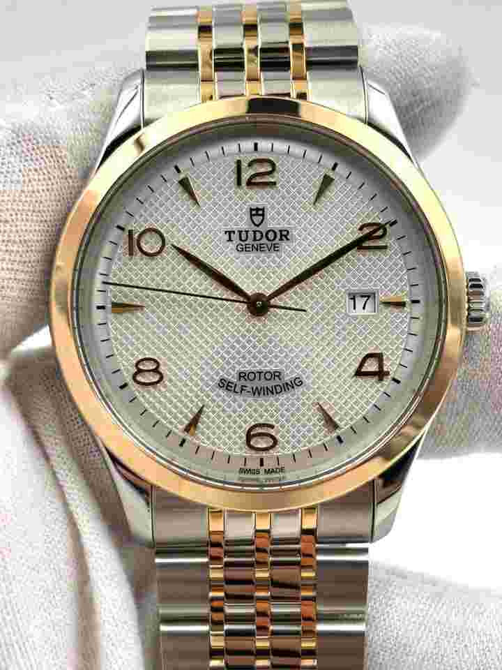 Tudor 1926
Unworn 1926 41mm Silver Dial Two Tone Bracelet 91651 Box & Papers 2024