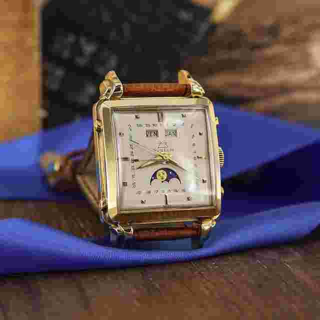 Gübelin
                           
                                 18k Yellow Gold Vintage Square Triple Date Moonphase