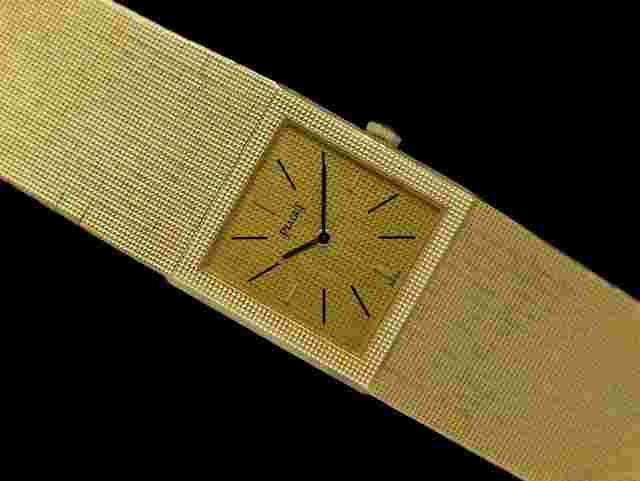 Piaget
                           
                                 1980's Vintage Mens Heavy 110 Gram Watch with Award Winning 9P Thin Movement - 18K Gold