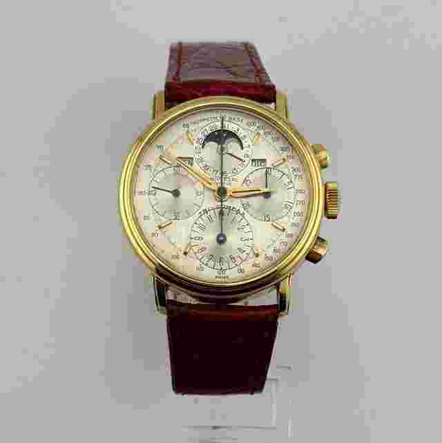 Universal Genève Tri-Compax
                           
                                 Complete Calendar Moon Phases Gold Yellow Case 18kt Calibre 281 Limited Edition