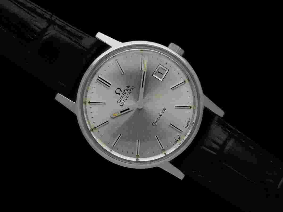 Omega Genève
1973 Geneve Vintage Mens Automatic Watch - Stainless Steel