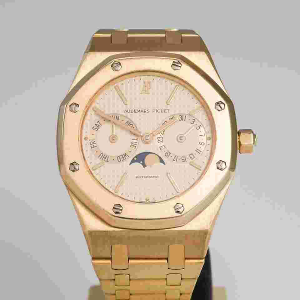 Audemars Piguet Royal Oak Day-Date
Moonphase 18K Gold FULL SET ( Papers & Box )