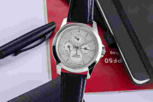 Union Glashütte
                           
                                 Tradition Vollkalender Stahl Automatik Herrenuhr 26-50-03-04-10