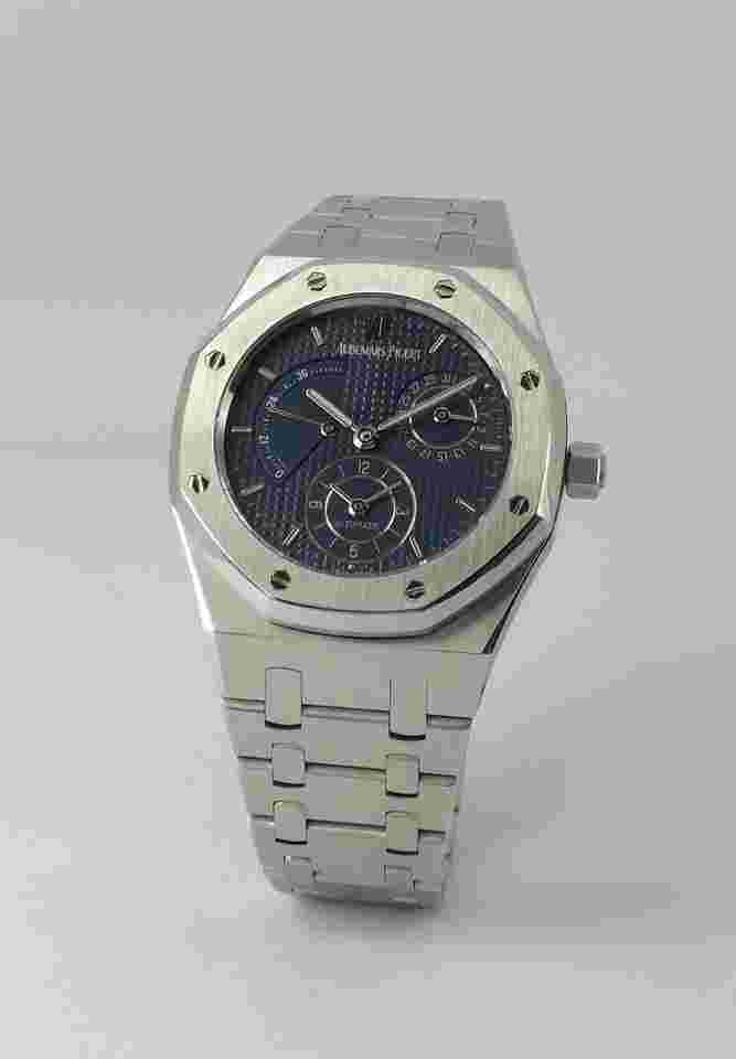 Audemars Piguet Royal Oak Dual Time
+ Extract from the Archives