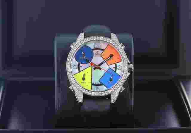 Jacob & Co. Five Time Zone
                           
                                 5-Timezone Pave Diamond Edition Steel 40mm Five Time Zone Rare JCM13 Mother-of-Pearl