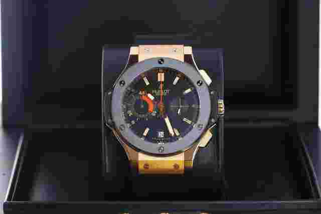 Hublot Big Bang 44 mm
                           
                                 UEFA Euro Boutique Limited Edition 500 Pieces Rose Gold 318.PM.1123.RX.EUR08 44mm