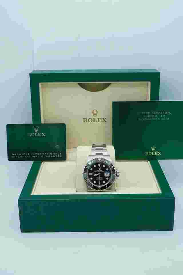 Rolex Submariner Date
126610LN Submariner Date 41 mm Stainless Steel Ceramic Bezel Black Dial Complete Set 2024