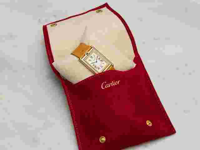 Cartier Tank MC
                           
                                 Basculante 2499MC