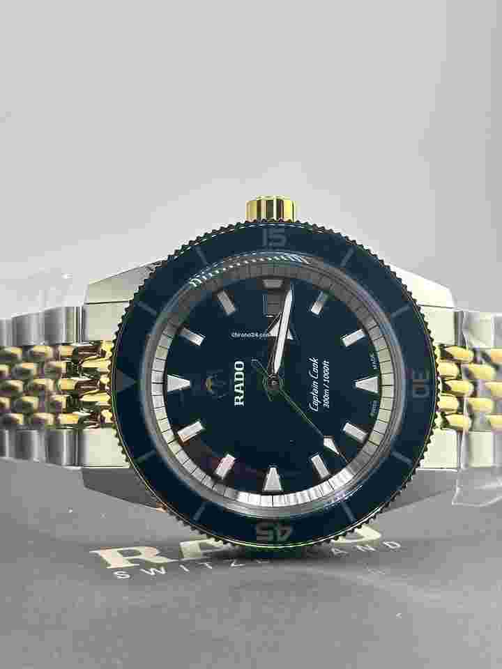 Rado HyperChrome Captain Cook
Automatic