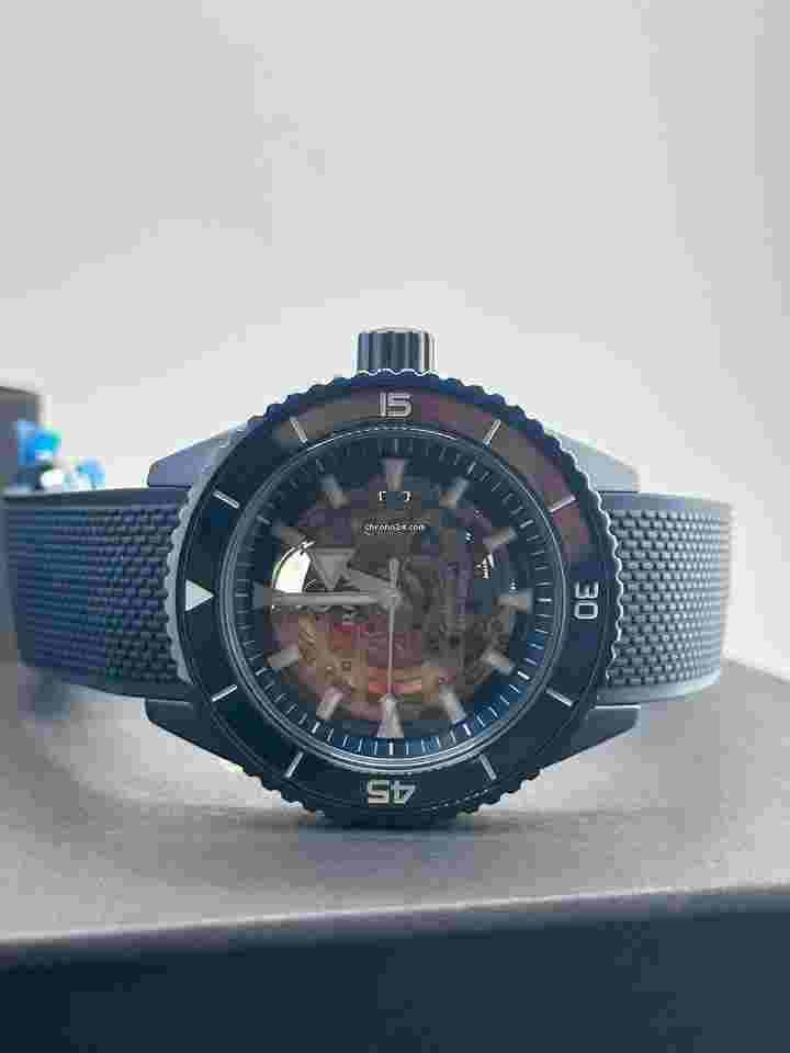 Rado Captain Cook High-Tech
Ceramic Skeleton