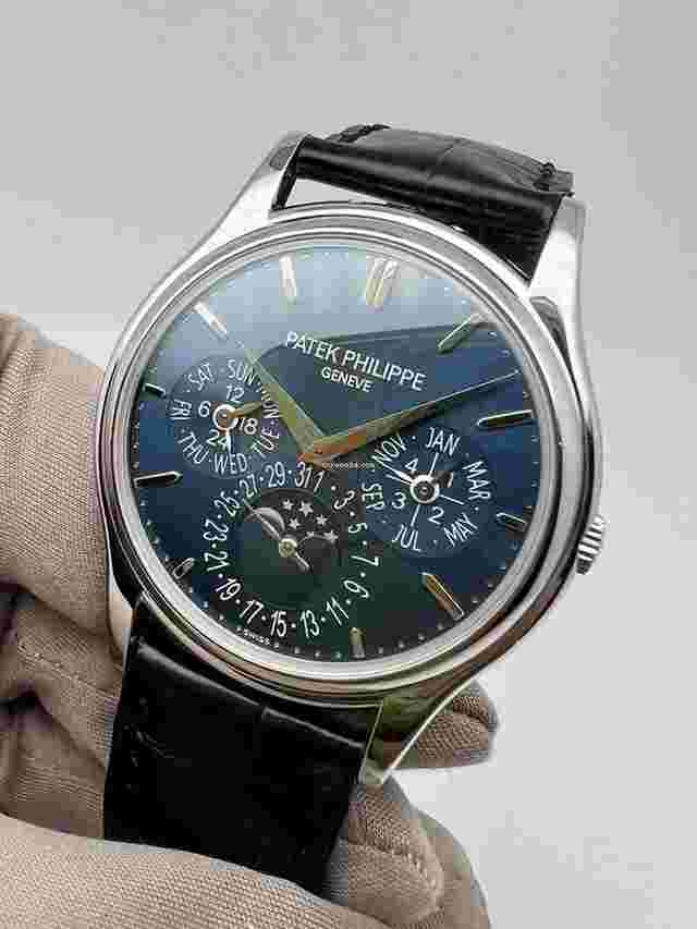 Patek Philippe Perpetual Calendar
                           
                                 5140P-001