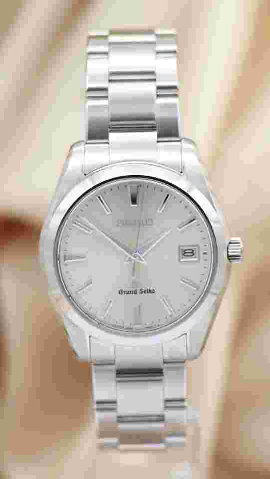 Grand Seiko
Herrenuhr Quarz SBGV021 Papers + Box