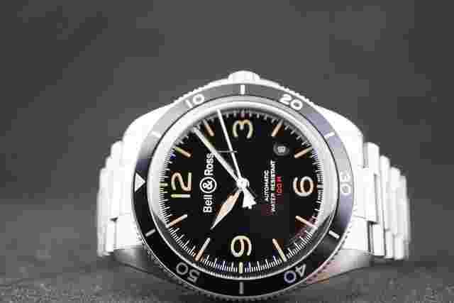Bell & Ross BR V2
                           
                                 V2-92 Heritage