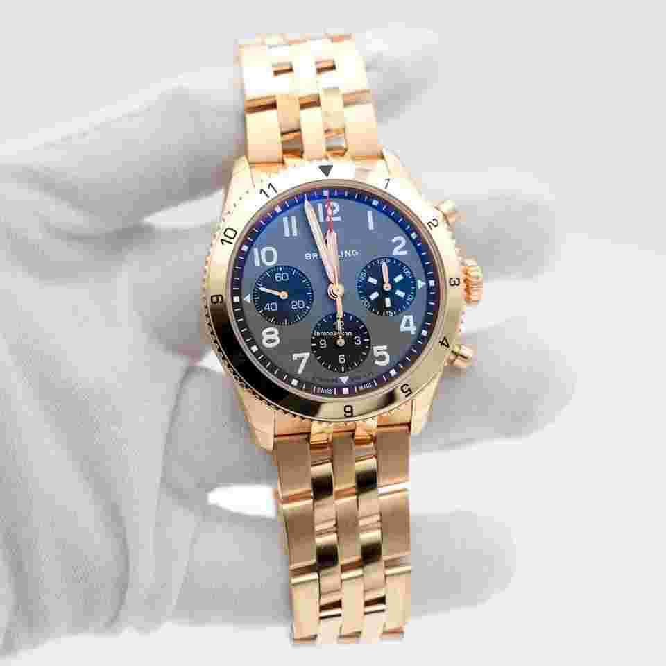 Breitling
Classic Avi Chronograph 42 P-51 Mustang