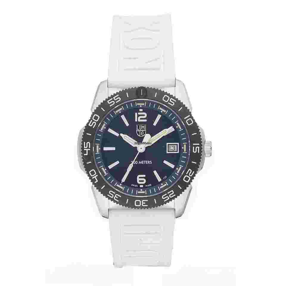 Luminox
Pacific Diver XS.CA23.M 44mm Blue Dial Rubber Steel Quartz Men's Watch