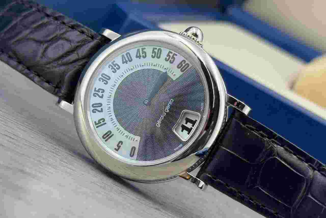 Gérald Genta
                           
                                 Retro Classic Jump Hour White Gold 36mm G3634.7 MOP