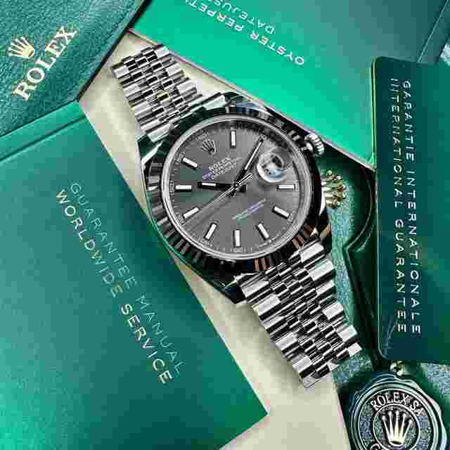 Rolex Datejust 41
                           
                                 Unworn | Unsized | In stock | 2023 | Rhodium Dial Datejust Jubilee 41mm | 126334