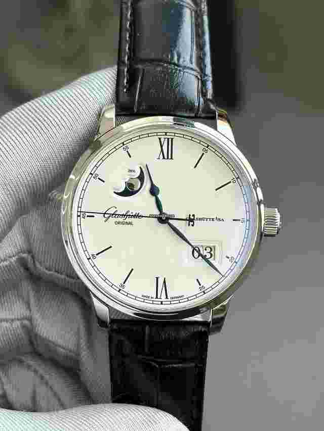 Glashütte Original Senator Excellence
                           
                                 1-36-04-01-02-50