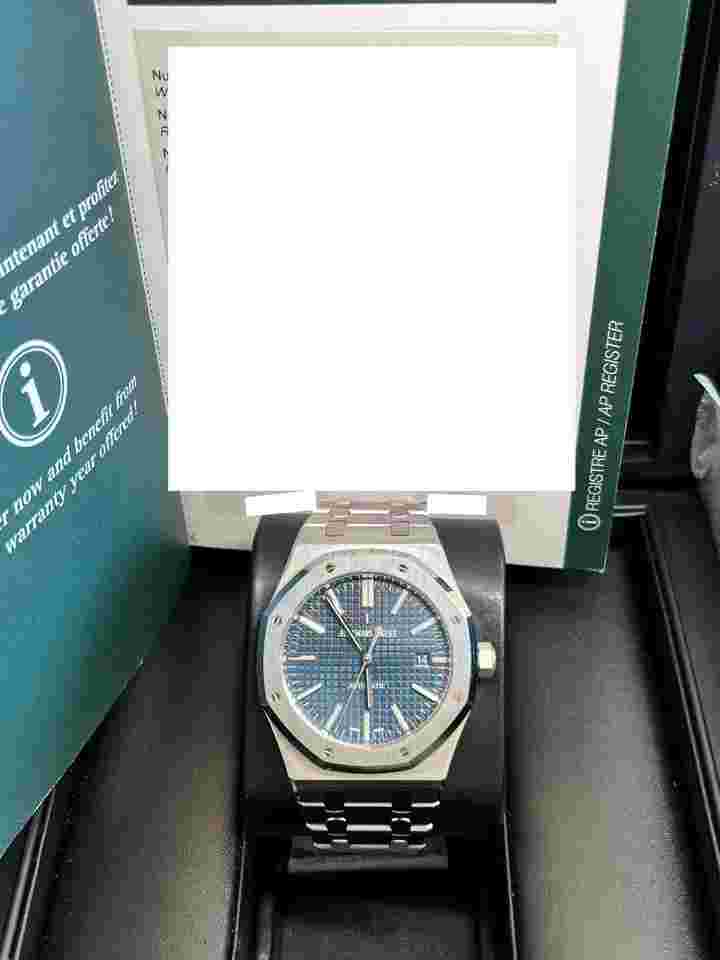 Audemars Piguet Royal Oak Selfwinding
                           
                                 Pre-owned Royal Oak Blue Dial 15400ST