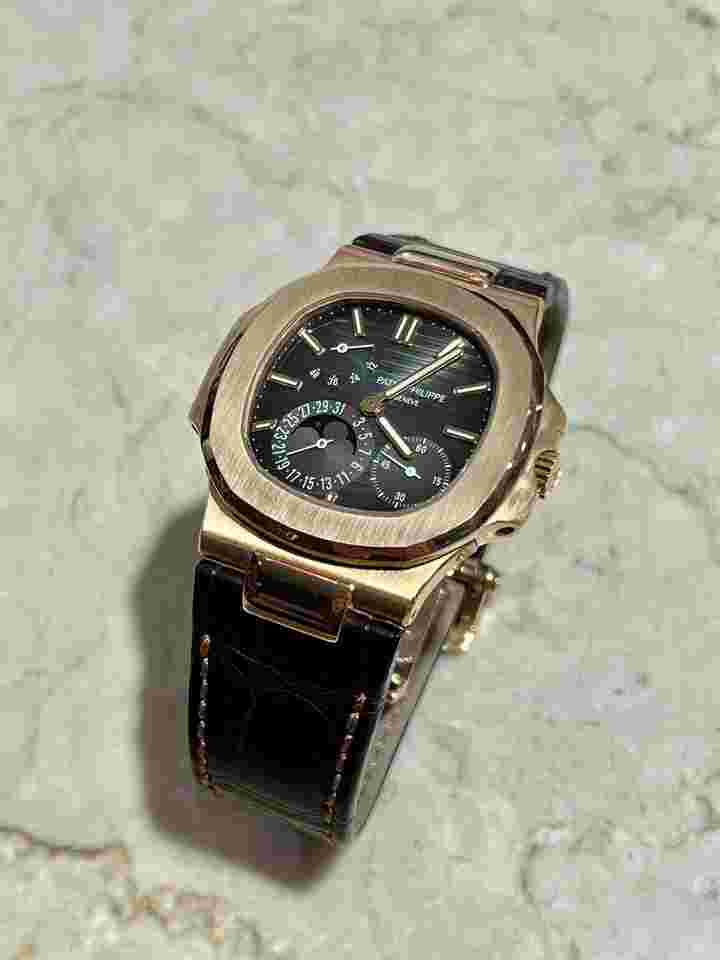 Patek Philippe Nautilus
Pre-owned Rose Gold Nautilus 5712R Moonphase