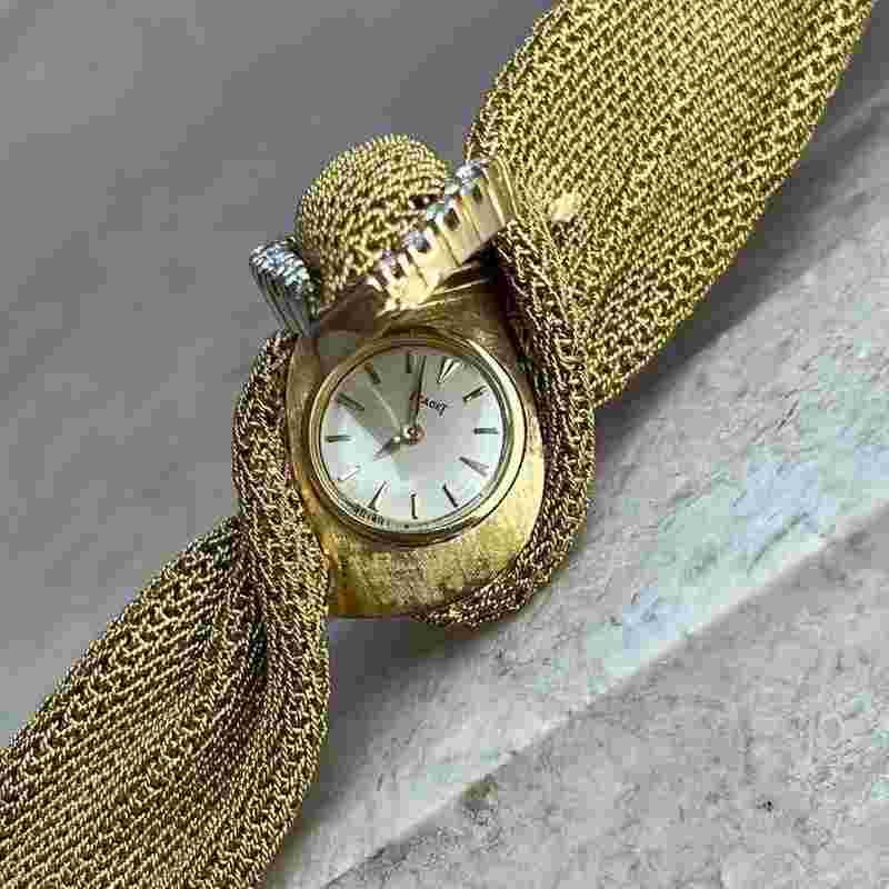 Piaget
Secret Hours Vintage Yellow Gold with Diamonds