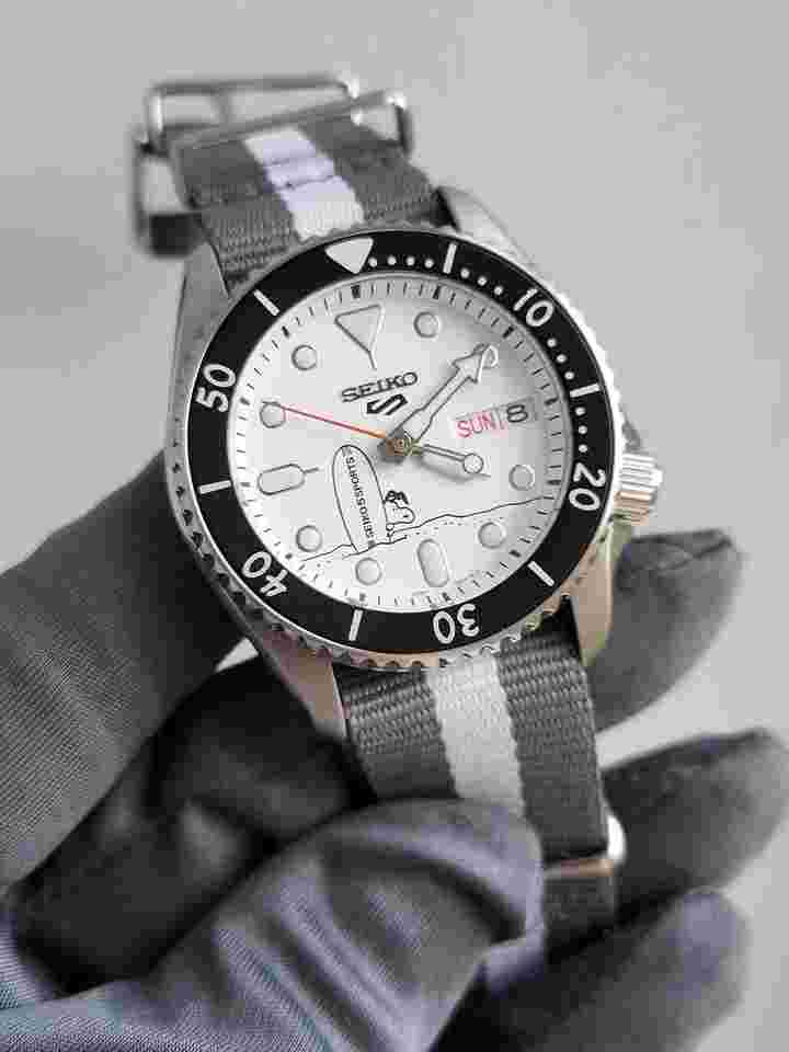 Seiko 5 Sports
                           
                                 x Peanuts "Surfboard" Snoopy | Limited Edition | Full Set inc. Warranty