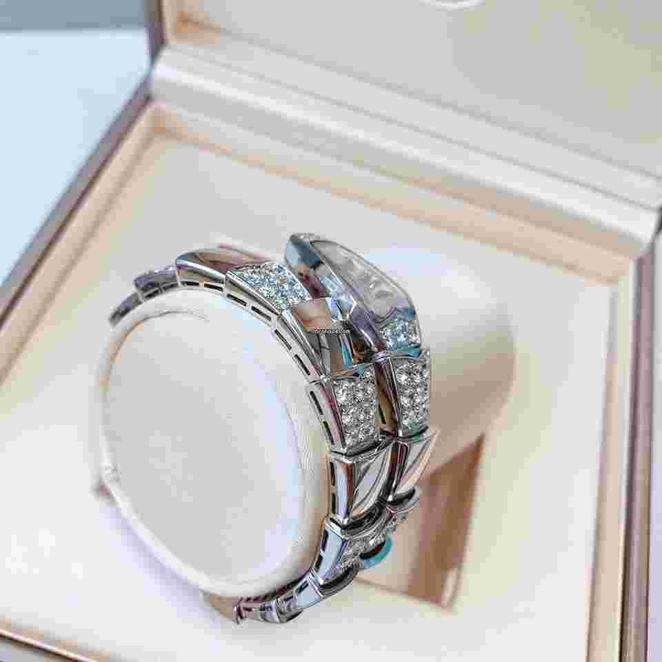 Bulgari Serpenti
Scaglie 26mm
