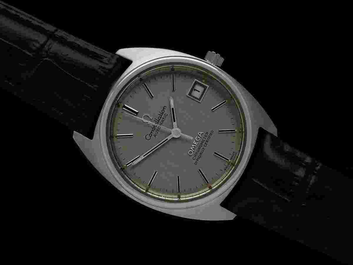 Omega Constellation
1971 Constellation "C" Chronometer Vintage Mens Calendar Date Watch - Stainless Steel