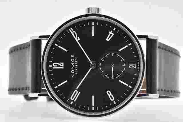 NOMOS Tangomat Datum
                           
                                 100 Jahre Oeding-Erdel Limited 50pcs Saphirglasboden Automatik