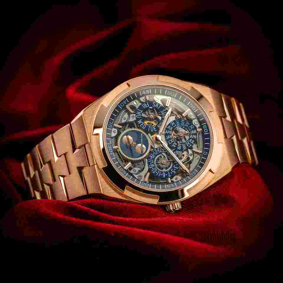 Vacheron Constantin Overseas
Perpetual Calendar Ultra-Thin Skeleton 4300V/220R-B642