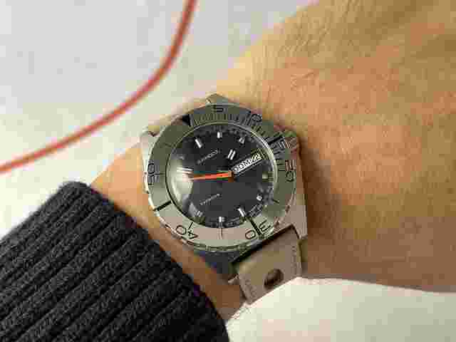 Sandoz
                           
                                 TYPHOON 1000M DIVER Vintage swiss automatic watch Cal. FHF 90-5 Ref. 5940 SCREW DOWN CROWN. ICONIC