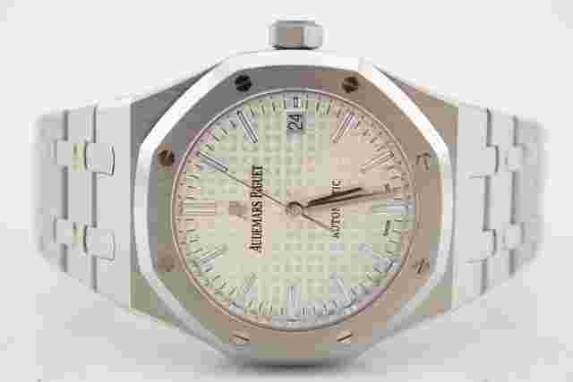 Audemars Piguet Royal Oak Selfwinding
                           
                                 MINT FULL SET Royal Oak White Dial 37mm 15450ST.OO.1256ST.01