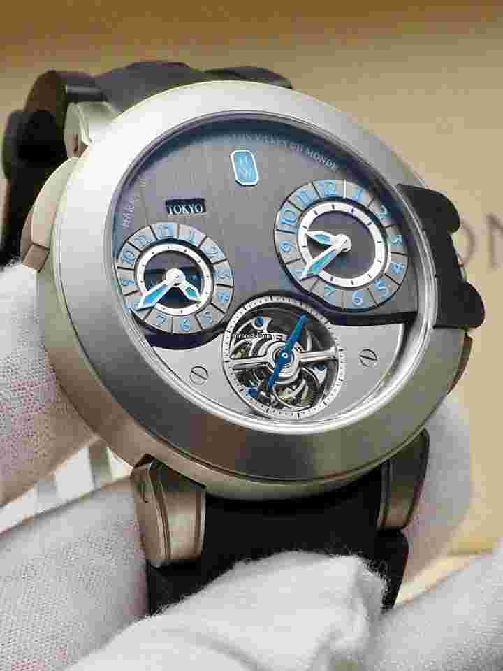 Harry Winston Ocean
Z5 Dual Time Tourbillon 99% LNIB 400/MATTZ45ZC.A $146,000 LIST