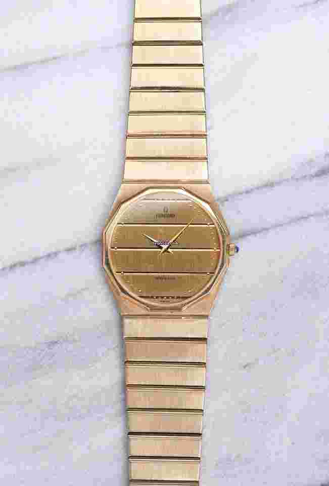 Concord Mariner
Vintage Royal Mariner 14K Yellow Gold 1982 Champagne Dial Quartz 34mm Case