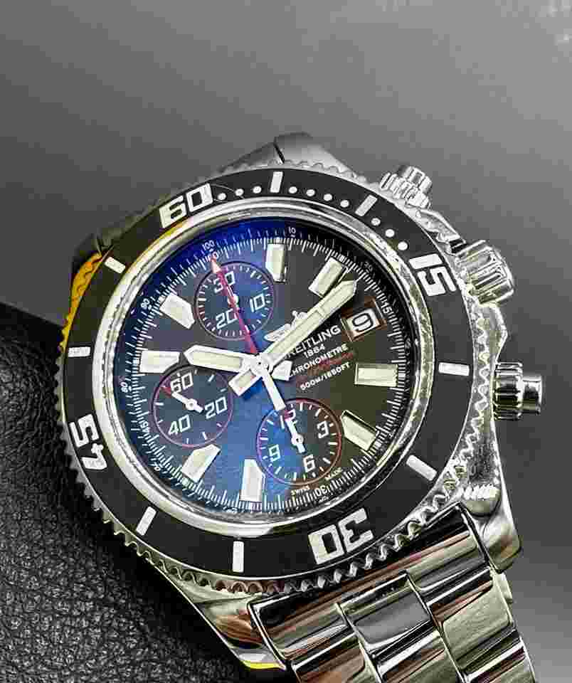 Breitling Superocean
                           
                                 II CHRONOGRAPH 44MM DIVER A13341 SWISS AUTOMATIC BLACK/RED