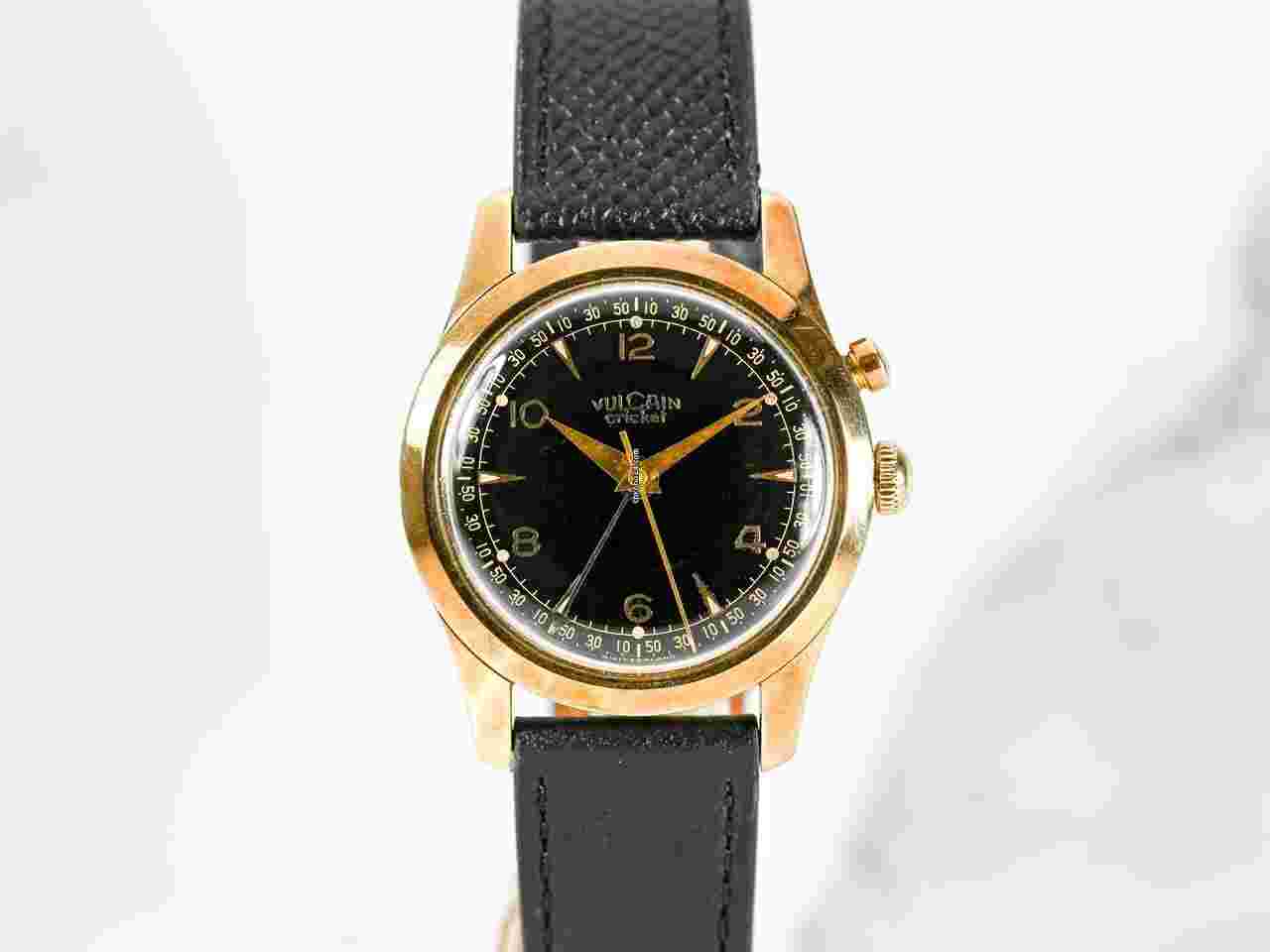 Vulcain Cricket
14k yellow gold - black gilt dial